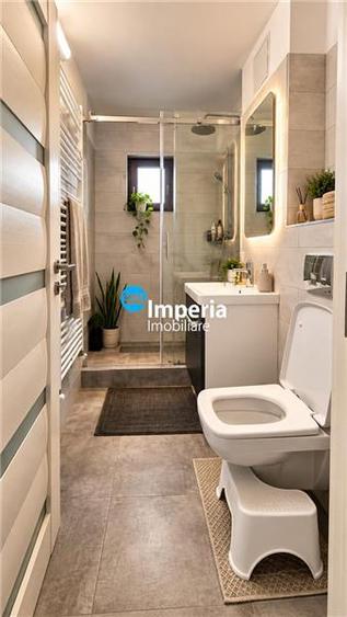 Apartament cu 4 camere decomandat, mobilat în Aeroport