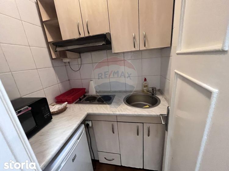 Studio de 35 mp etaj 1 Str. Nicolae Iorga - centrala proprie - 13