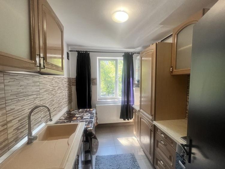 Apartament cu 2 camere decomandat în Craiovei