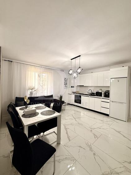 Apartament cu 3 camere semidecomandat, mobilat în Florești