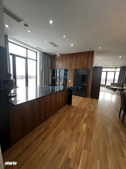 Apartament cu 5 camere în Central