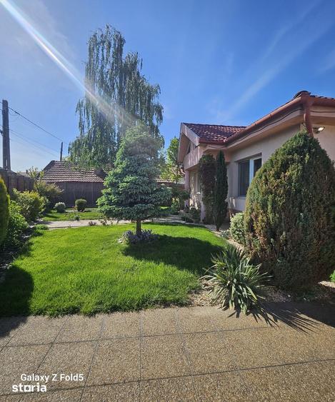 Casă cu 4 camere semidecomandat cu Teren 640 Mp în Sântandrei
