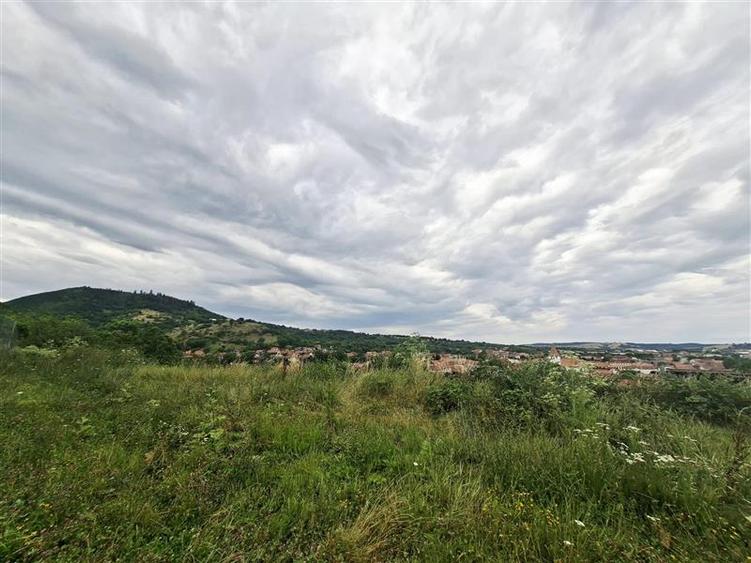 Teren Construcții intravilan de 1355 mp, în Periferie
