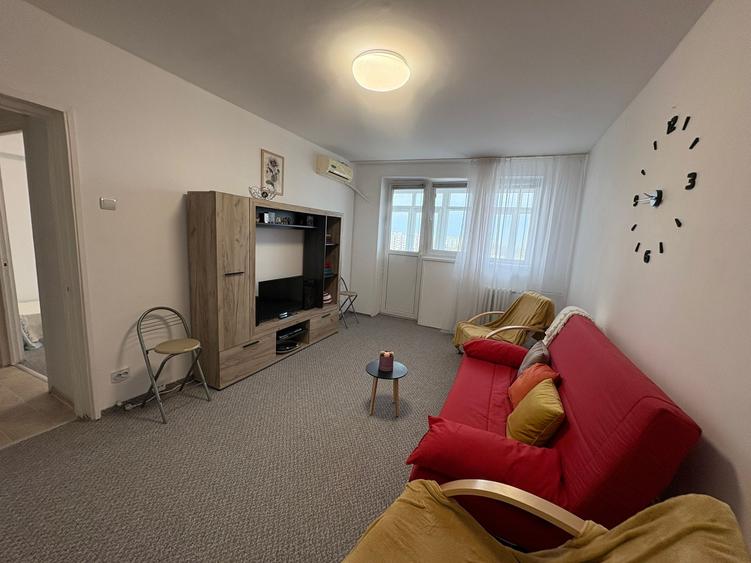 Apartament cu 3 camere decomandat, mobilat în P-ța Reșița