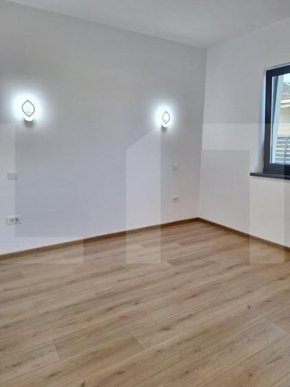 Casă cu 4 camere cu Teren 533 Mp în Curtești