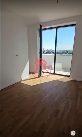 Apartament cu 4 camere decomandat, mobilat în Băneasa