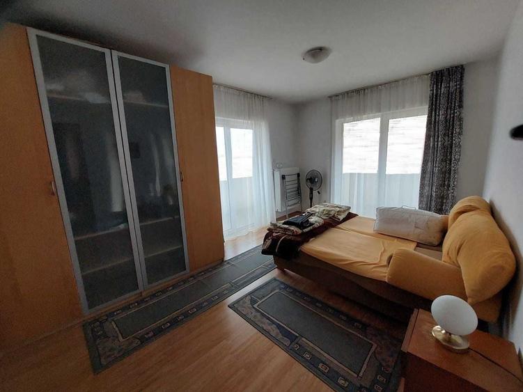 Apartament cu 3 camere decomandat în Florești