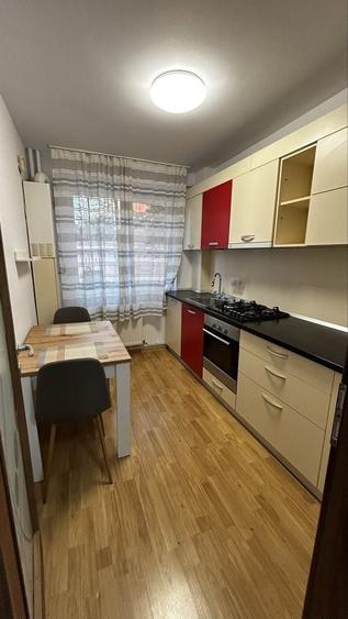 Apartament cu 2 camere semidecomandat în Podu Roș