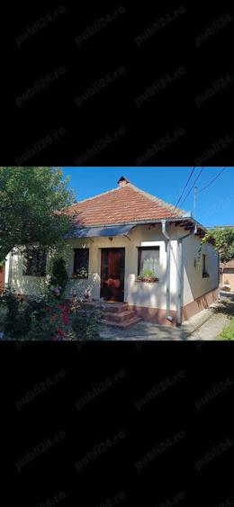Casă cu 4 camere în Coman