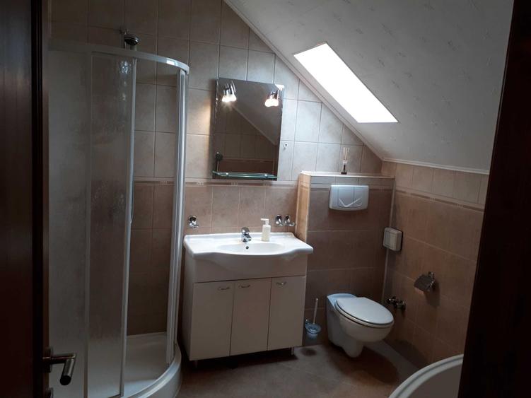 Casă cu 4 camere cu Teren 670 Mp în Gruiu