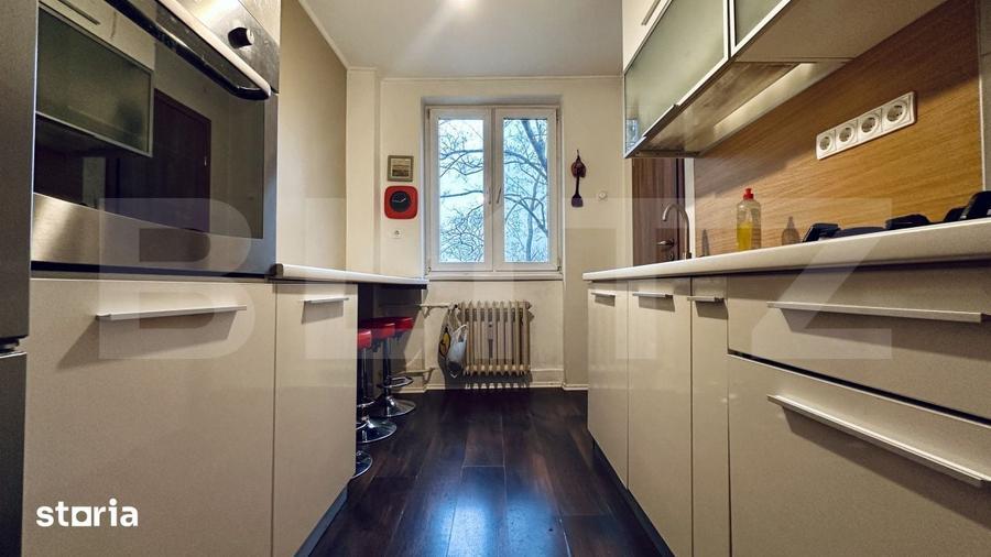 Apartament cu 4 camere decomandat în Decebal