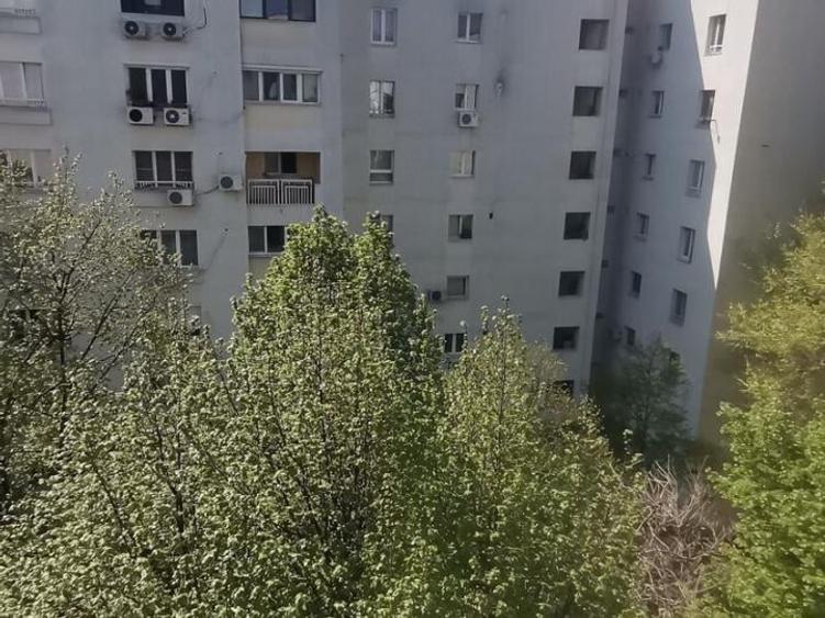 Garsonieră decomandată în Decebal