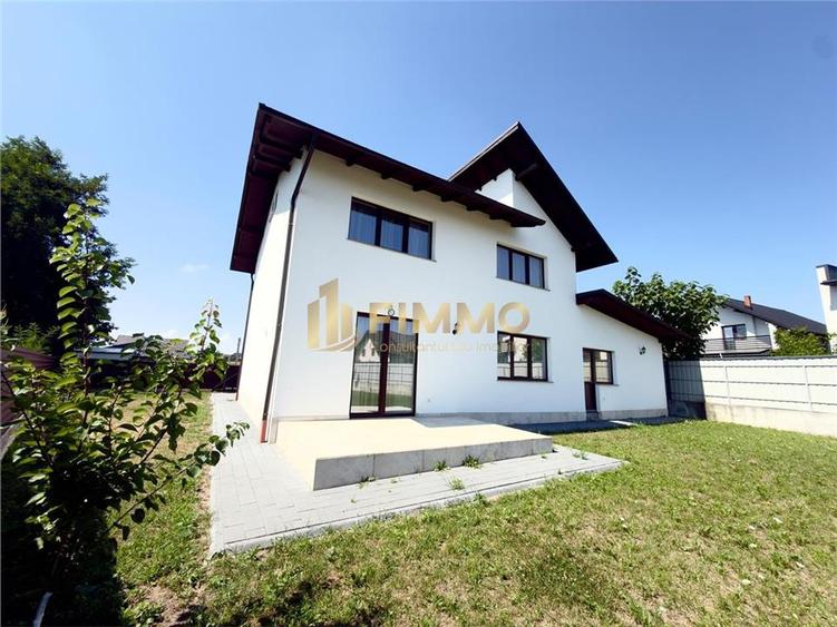 Casă individuală cu 4 camere cu Teren 700 Mp în Moara
