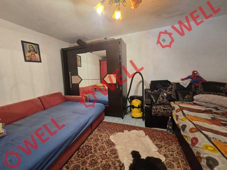 Casă cu 2 camere cu Teren 966 Mp în Sărămaș