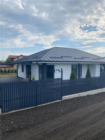 Casă individuală cu 4 camere cu Teren 805 Mp în Tureni