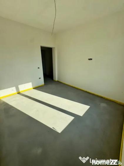 Casă cu 4 camere cu Teren 694 Mp în Satu Nou de Jos