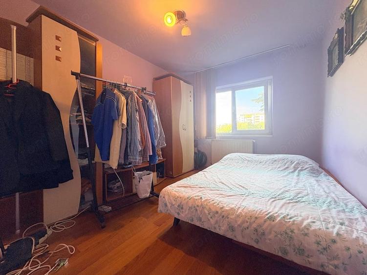 Apartament cu 3 camere decomandat în Aradului