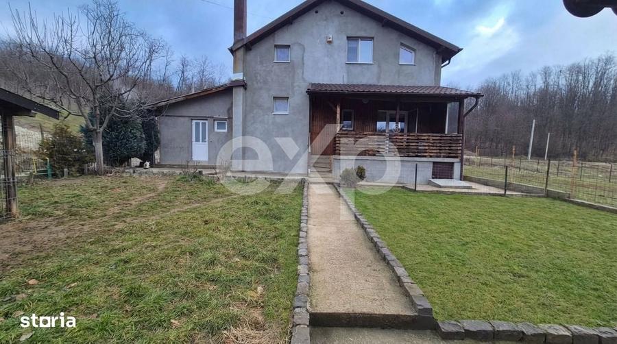 Casă cu 4 camere în Moșoaia
