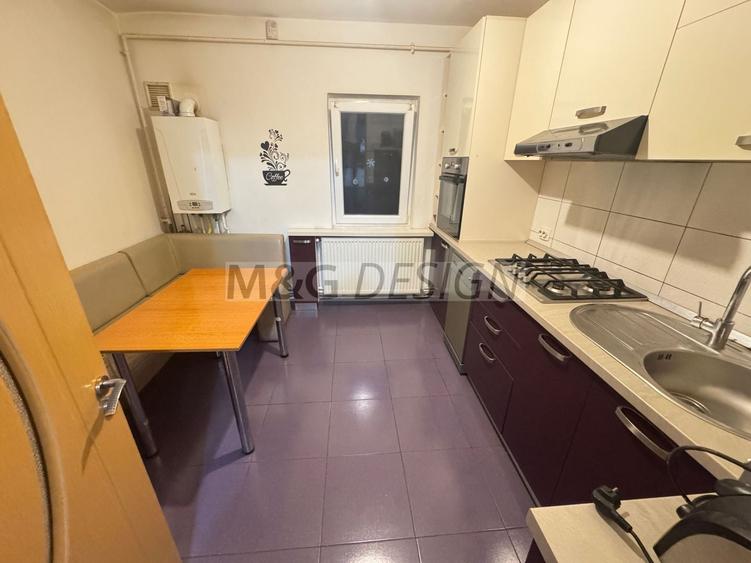 Apartament cu 3 camere decomandat în Complex Studențesc