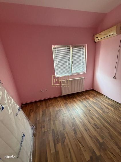 Spațiu comercial, de 180 mp, în Tăuți