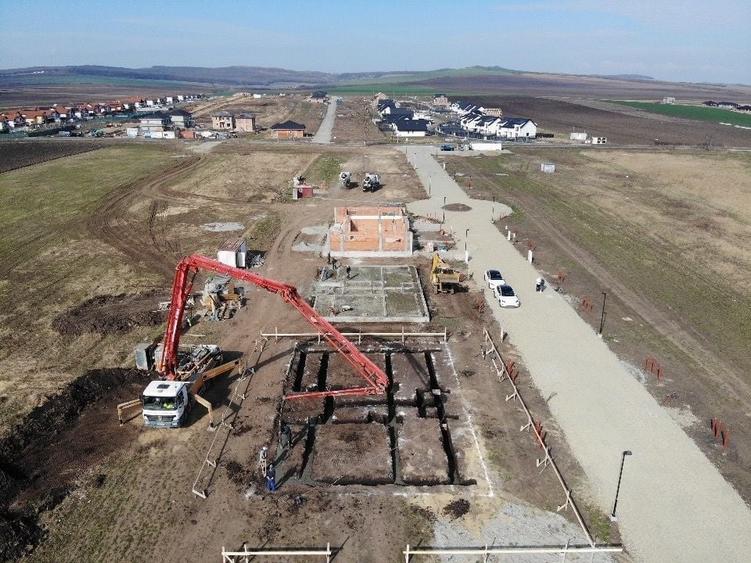 Casă individuală cu 4 camere cu Canalizare în Șura Mică