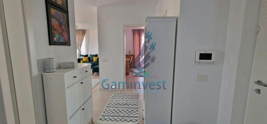 Apartament cu 3 camere decomandat, mobilat în Central