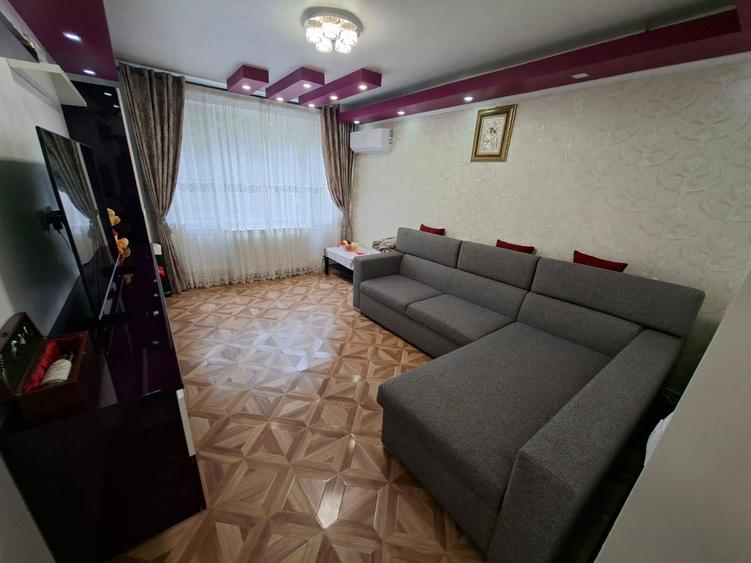 Apartament cu 2 camere decomandat în Podu Roș