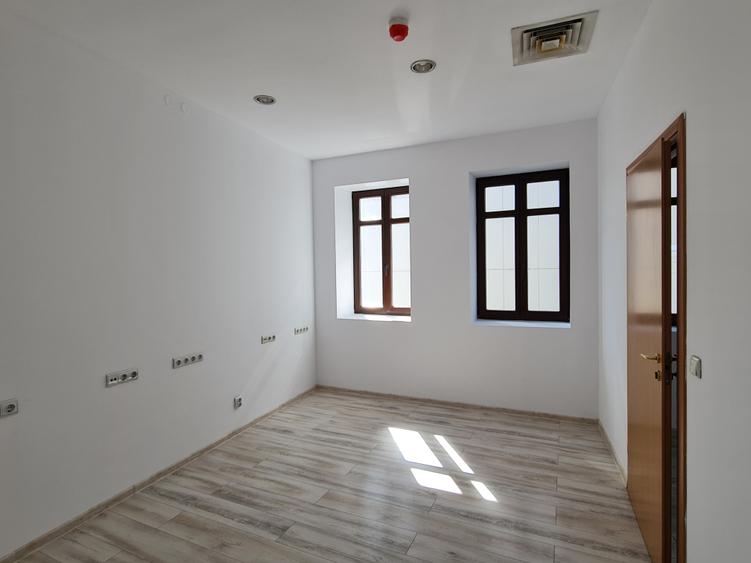 Birou, de 257 mp, în Unirii