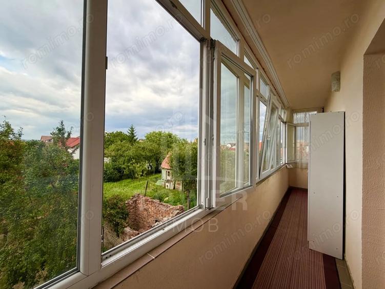 Apartament cu 2 camere decomandat în Calea Poplăcii