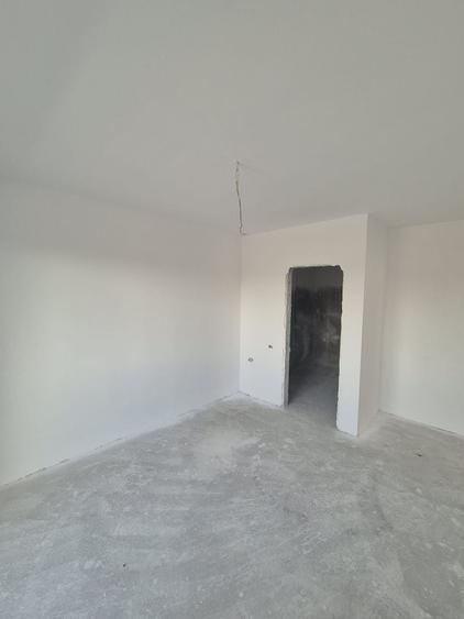 Apartament cu 3 camere decomandat în Theodor Pallady