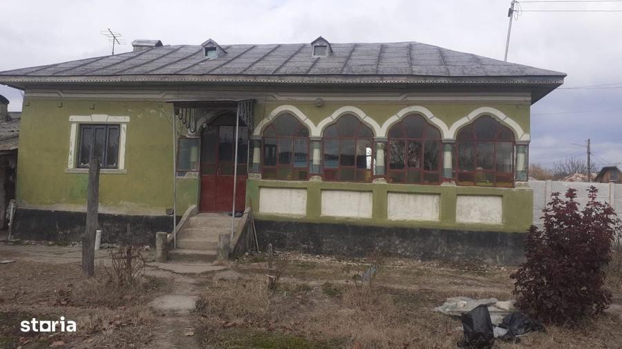 Casă cu 3 camere în Ungureni