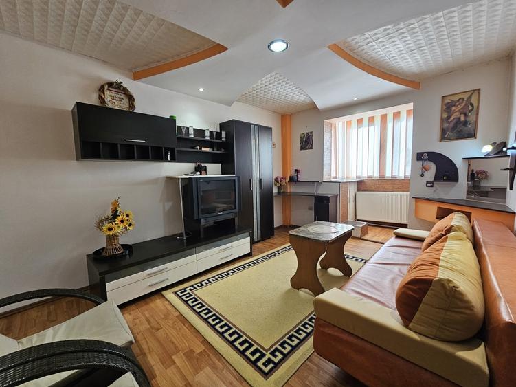 Apartament cu 2 camere decomandat în Micro 15