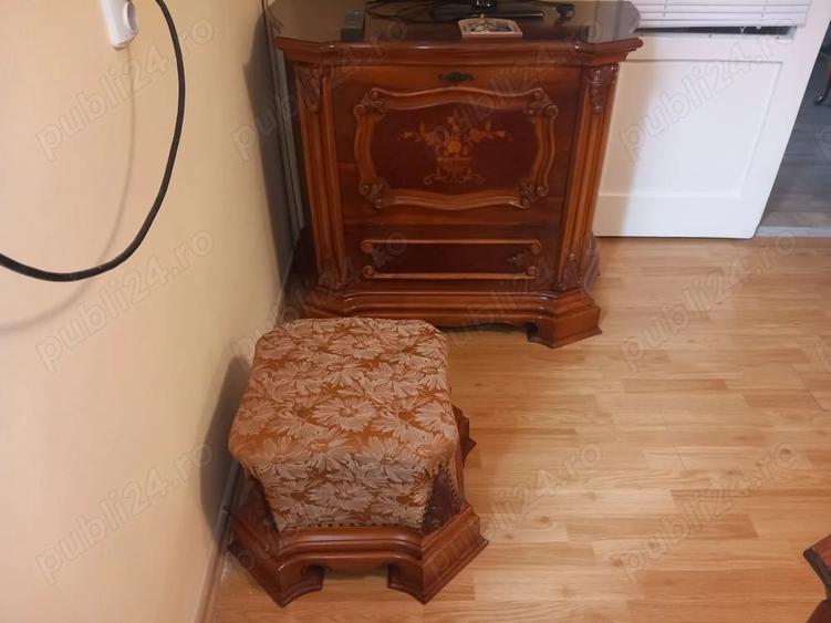 Casă cu 5 camere în Roșu