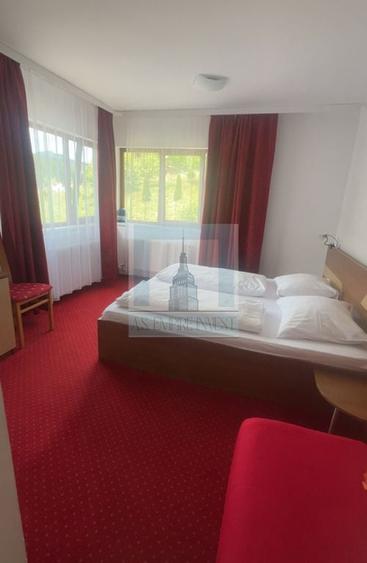 Casă cu 5 camere cu Teren 340 Mp în Central