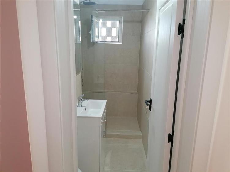 Apartament cu 2 camere semidecomandat în Girocului