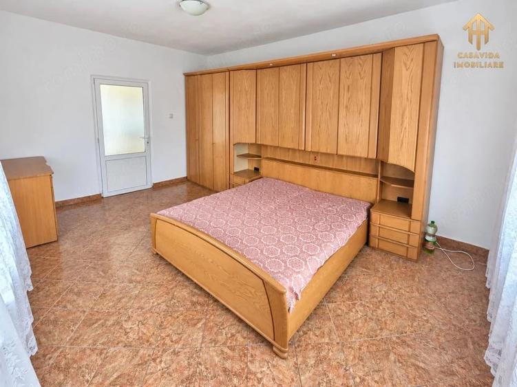 Casă cu 3 camere cu Teren 2672 Mp în Săceni