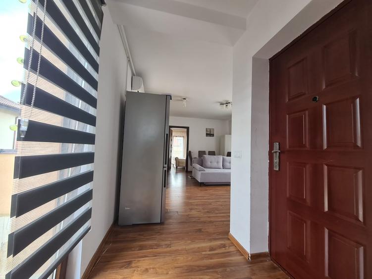 Apartament cu 2 camere semidecomandat, mobilat în Bună Ziua