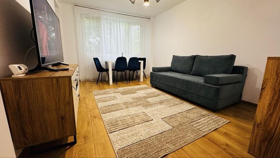 Apartament cu 2 camere decomandat în Podu Roș