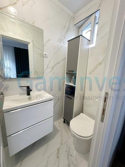 Casă individuală cu 11 camere cu Canalizare în Nufărul