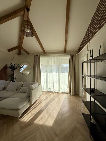 Apartament cu 3 camere decomandat în Florești