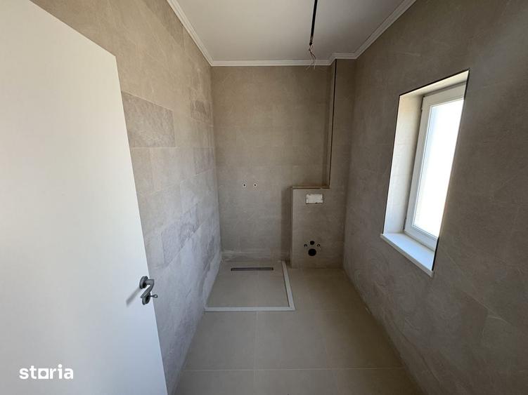 Casă cu 4 camere cu Teren 150 Mp în Tomești