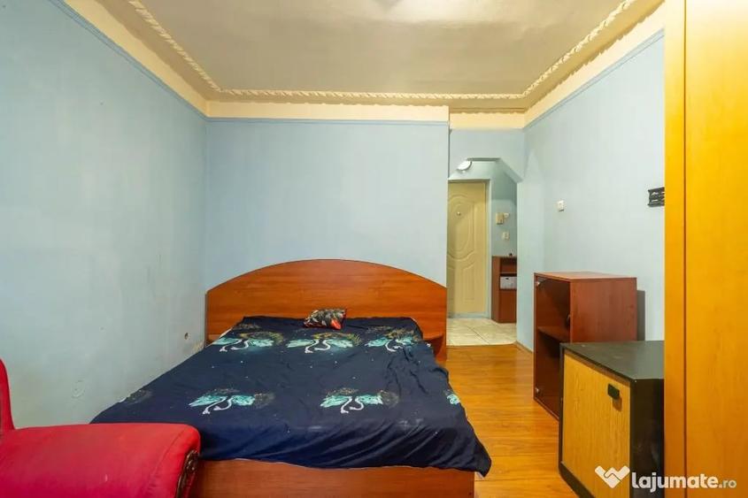 Garsonieră decomandată în UTA