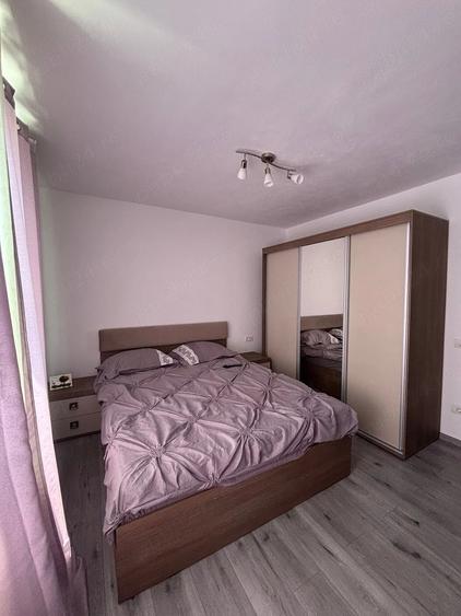 Apartament cu 2 camere semidecomandat în Berceni