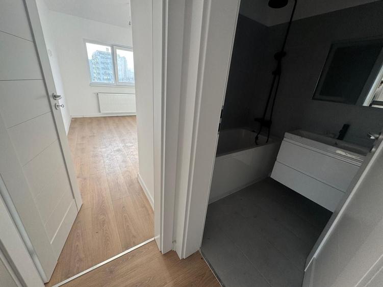 Penthouse cu 4 camere decomandat în Hipodrom 3