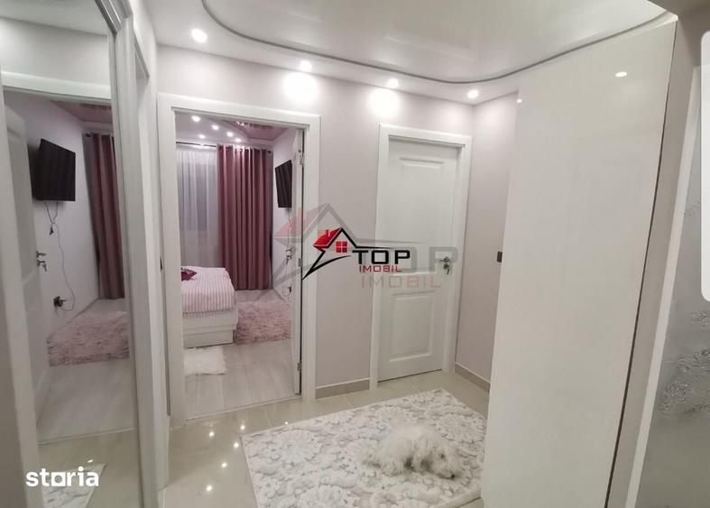 Apartament cu 3 camere decomandat în Cug