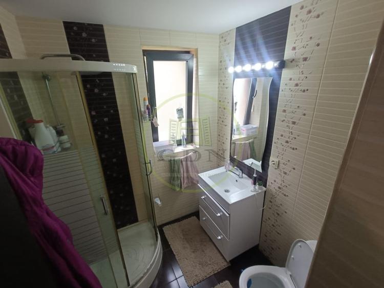 Casă individuală cu 5 camere cu Canalizare în Reghin