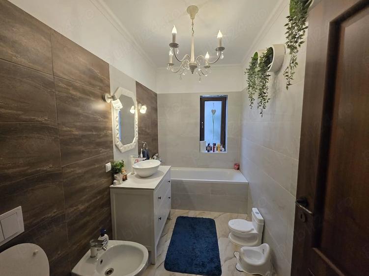 Apartament cu 3 camere decomandat în Giroc