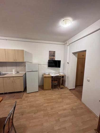 Apartament cu 2 camere semidecomandat în Iris