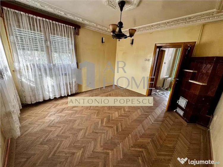 Casă cu 3 camere cu Canalizare în Central