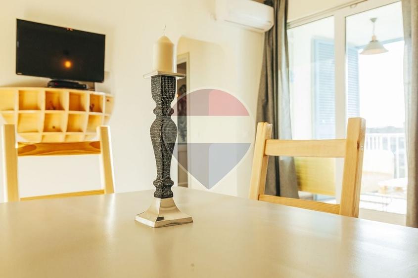 Apartament cu 2 camere decomandat în Universitate